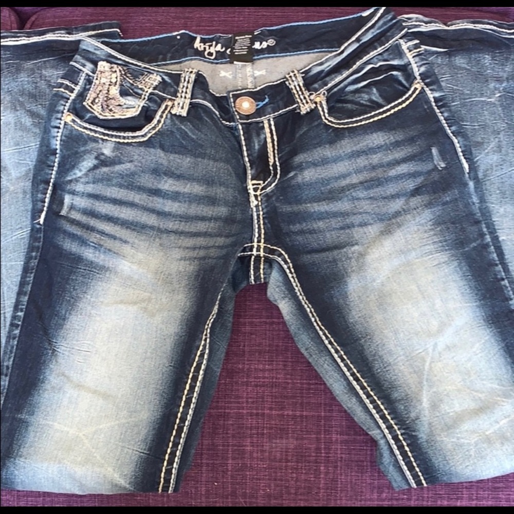 Ariya Jeans
